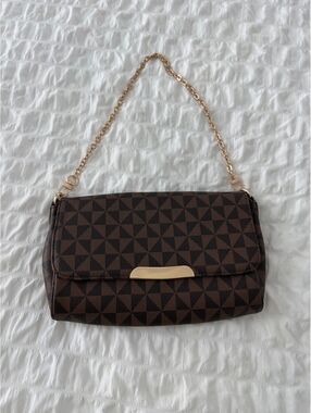 Brown Geometric Patterned Shoulder Bag with Gold Chain Strap